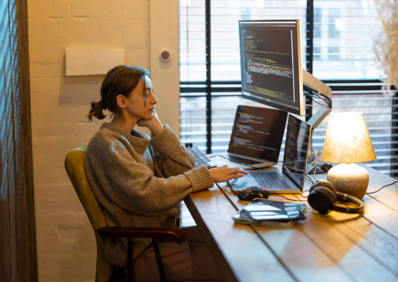Qué es un desarrollador web y qué hace