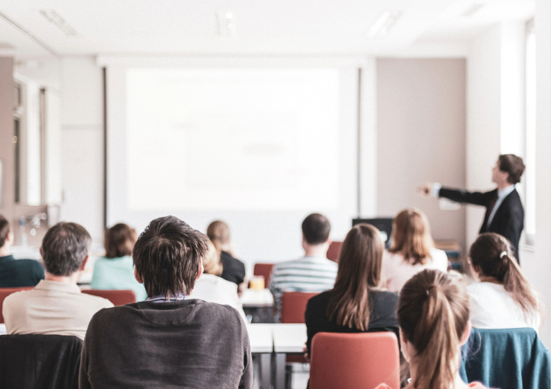 Grado Medio o Grado Superior en FP: diferencias, requisitos de acceso y continuidad