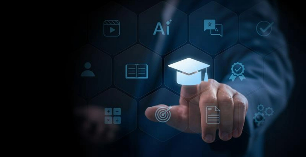 Una mano interactúa con una interfaz digital que representa tecnología, inteligencia artificial y formación online.